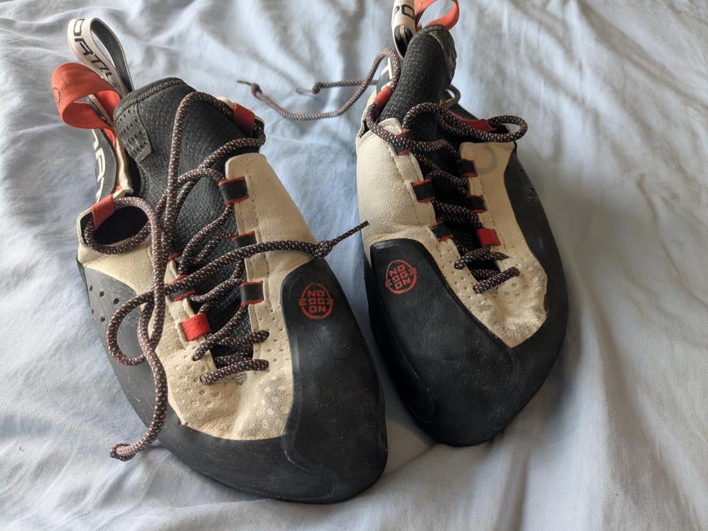 La sportiva genius maat 43, Ophalen of Verzenden, Nieuw, Klimsportschoenen