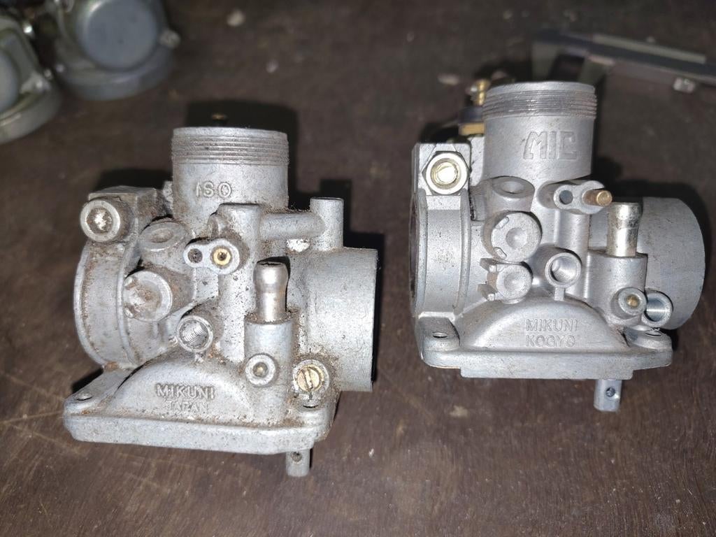 2x Mikuni carburateurhuis 20mm, Fietsen en Brommers, Brommeronderdelen | Zundapp, Ophalen of Verzenden, Gebruikt, Carburateur