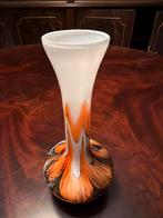 Unieke glazen vaas met oranje en zwarte accenten, Ophalen of Verzenden