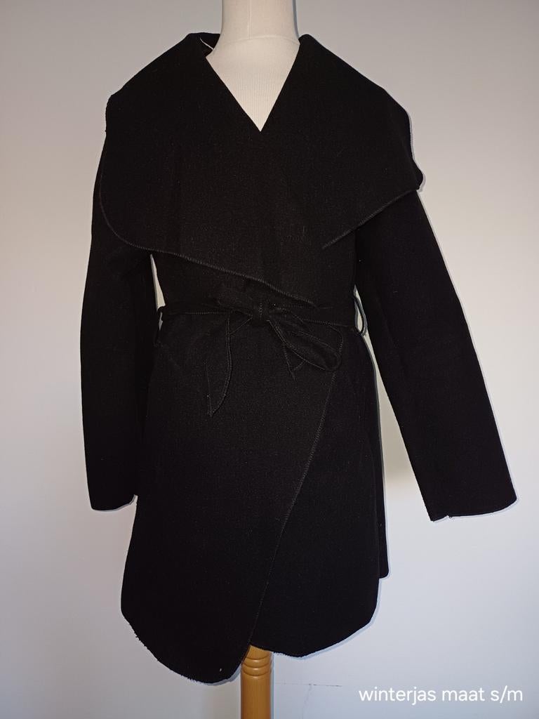 Zwarte winterjas met ceintuur, Ophalen of Verzenden