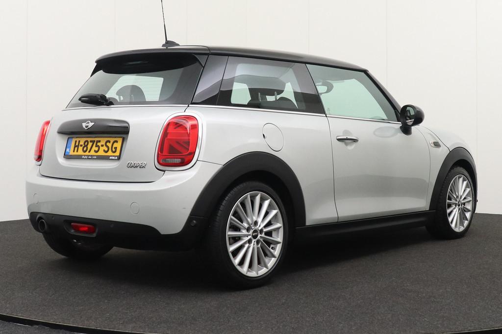 MINI Mini 1.5 136 PK Aut. Cooper Navi Cruise Stoelverw., Auto's, Mini, 136 pk, Gebruikt, 4 stoelen, Leder en Stof