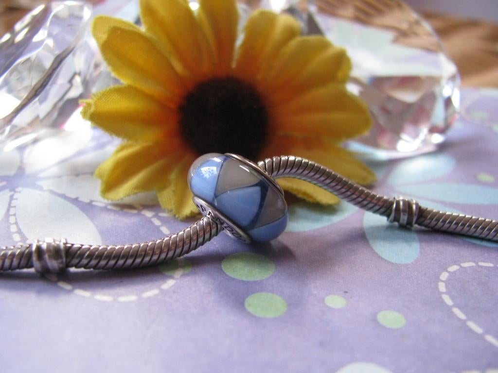 Pandora MURANO bedel 790637 = triangle GRIJS BLAUW kleuren, Sieraden, Tassen en Uiterlijk, Bedels, Glas of Kristal, Pandora, Ophalen of Verzenden