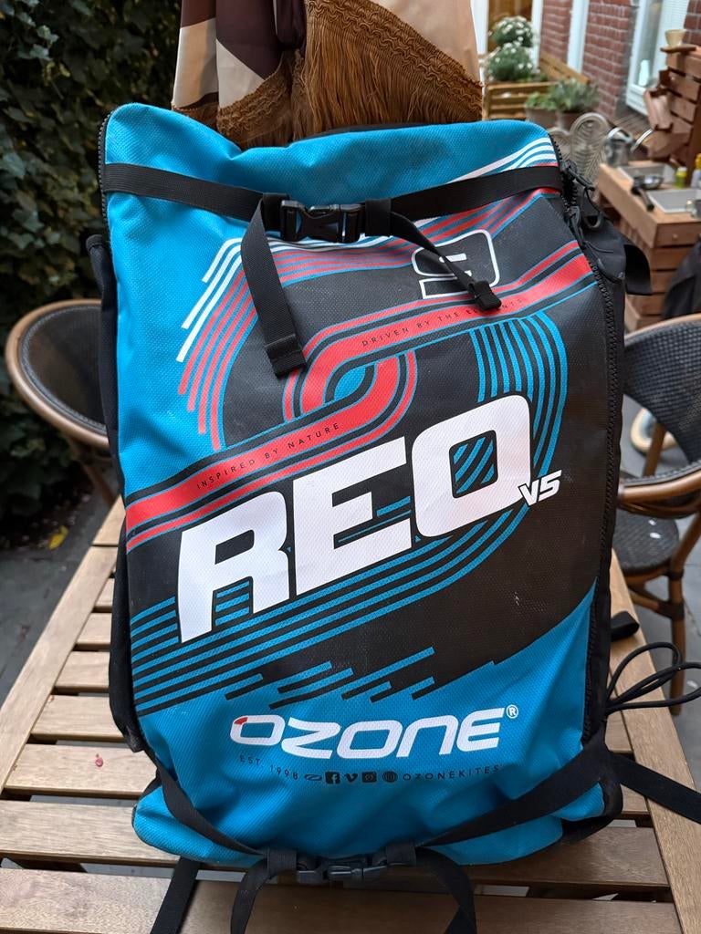 Ozone Reo 9m v5, Watersport en Boten, Kitesurfen, 9 m², Geen board, Ophalen of Verzenden, Zo goed als nieuw