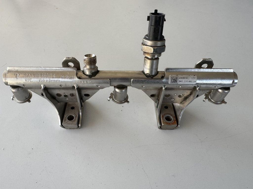 9A1.110.860.04 brandstof verdeler, Gebruikt, -, -, Ophalen of Verzenden