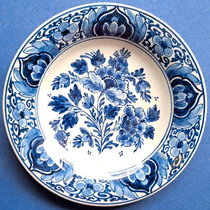 Porceleyne Fles 1959 Floraal 14cm (T7-15) Bijzonder, Antiek en Kunst, Antiek | Wandborden en Tegels, Ophalen of Verzenden