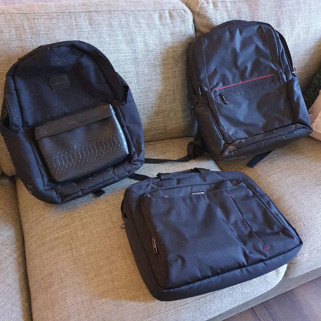 Heel veel soorten tassen ... laptoptassen rugzakken etc, Computers en Software, Laptoptassen, Ophalen of Verzenden