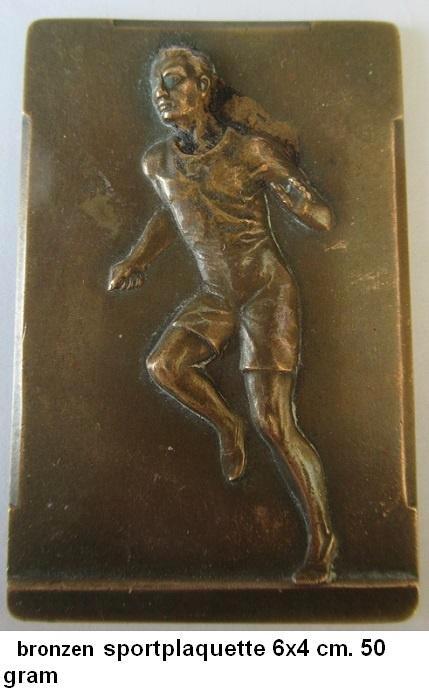 mooie bronzen sport plaquette, atletiek, afm. 60x40 mm., Postzegels en Munten, Penningen en Medailles, Brons, Ophalen of Verzenden
