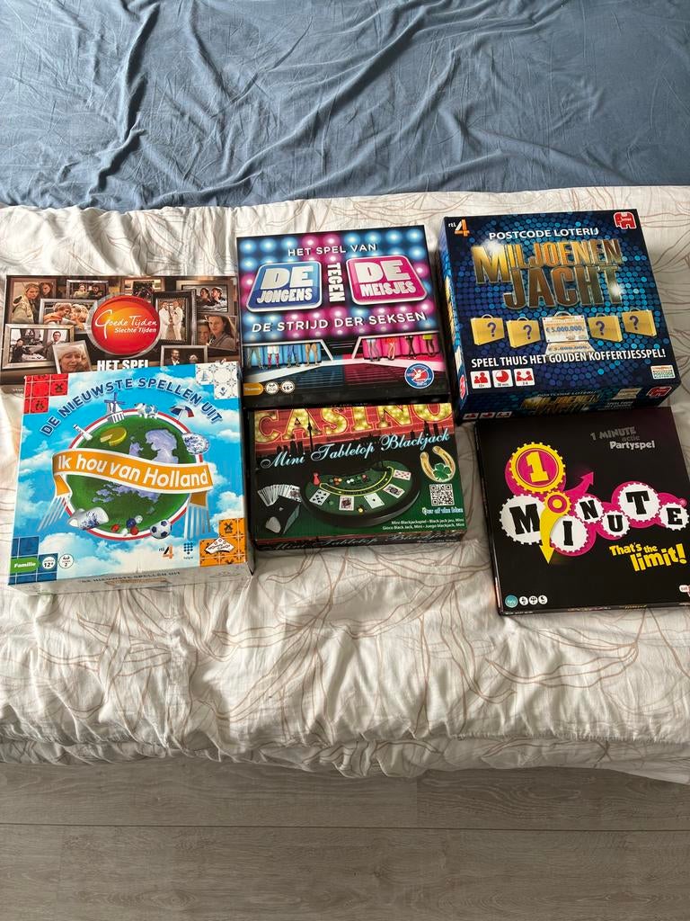 Bordspellen bundel: 6 leuke spellen voor het hele gezin, Hobby en Vrije tijd, Gezelschapsspellen | Bordspellen, Drie of vier spelers