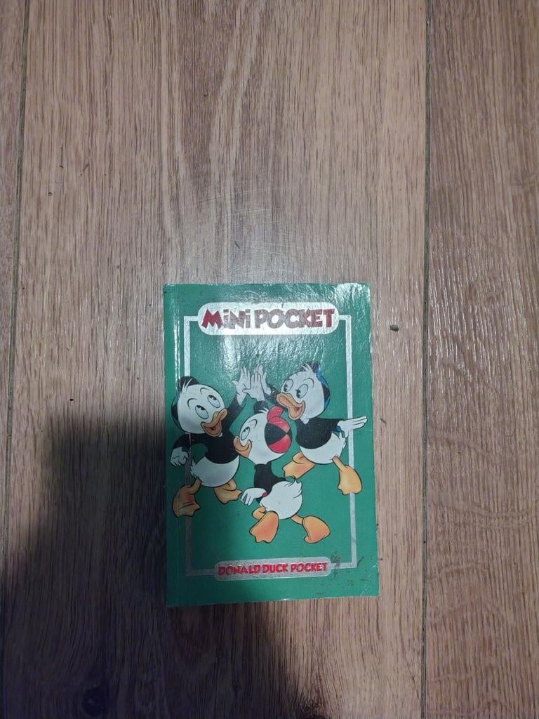 Donald Duck Mini Pocket - Klein, dapper en grappig!, Boeken, Eén stripboek, Ophalen of Verzenden, Gelezen, Walt Disney
