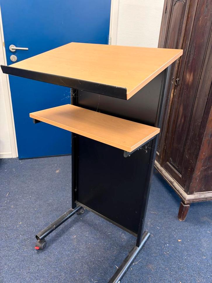 Spreektafel / Lessenaar 115 cm hoog - Ideaal voor presentati, Huis en Inrichting, Tafels | Eettafels, Gebruikt, Minder dan 50 cm