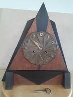 MOOIE GAVE AMSTERDAMSE SCHOOL KLOK, Antiek en Kunst, Antiek | Klokken, Ophalen of Verzenden