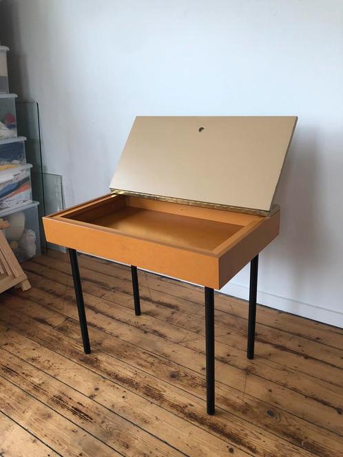 Houten Kinderbureau met opbergvak en deksel, Kinderen en Baby's, Kinderkamer | Tafels en Stoelen, Gebruikt, Tafel(s), Ophalen