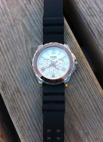 Casio horloge, vintage beschikbaar voor biedingen