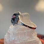 Robijn smaragd spinel beschermt geluk liefde passie magie, Nieuw, Ophalen of Verzenden, 17 tot 18, Dame of Heer