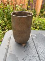 Mooie Aardewerk Vaasje met Voetjes, Tuin en Terras, Rond, Binnen, Ophalen of Verzenden, Zo goed als nieuw