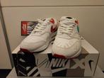 Air max 1evolution of icons 42.5, Kleding | Heren, Schoenen, Overige kleuren, Nike, Ophalen of Verzenden, Sneakers of Gympen