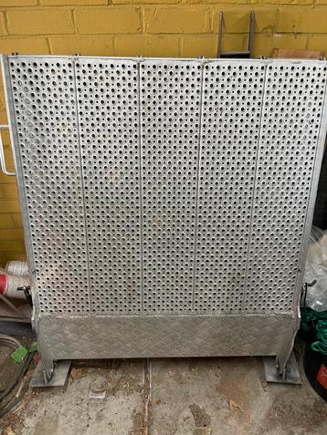 Inrij ramp of oploop plateau van aluminium opberg kast beschikbaar voor biedingen