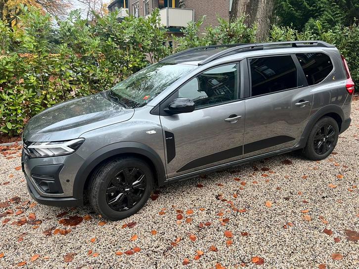 Dacia Jogger Hybrid 140pk Extreme Aut 7pl 2023 trekhaak, Auto's, Dacia, Particulier, Jogger, ABS, Achteruitrijcamera, Adaptieve lichten