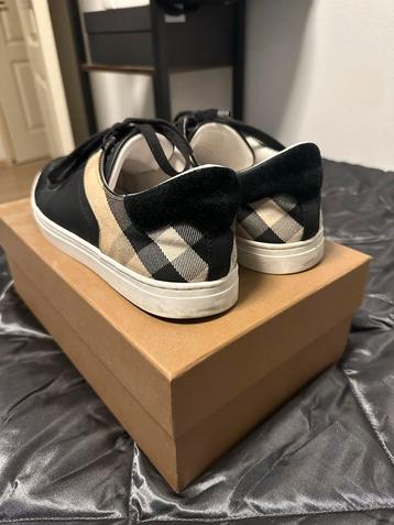 Burberry Schoenen Maat 43 beschikbaar voor biedingen