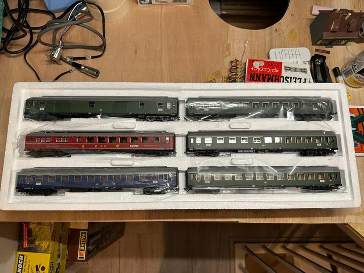 Zeer mooie 6 delige Trix rijtuigen set te koop!, Hobby en Vrije tijd, Modeltreinen | H0, Nieuw, Wagon, Gelijkstroom, Trix, Ophalen of Verzenden