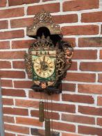 Fries stoelklokje met achterslinger, Antiek en Kunst, Verzenden