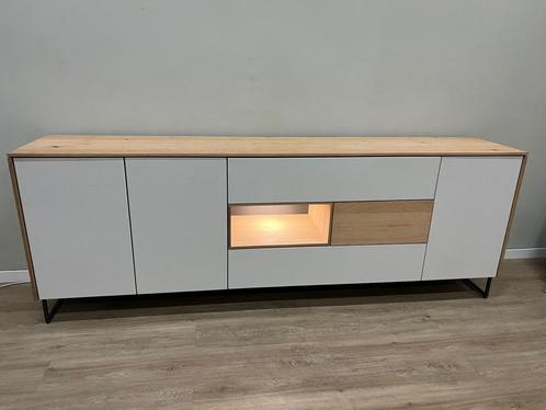 Darwin dressoir 240cm van XOOON nu voor €1099,-, Huis en Inrichting, Kasten | Dressoirs, Nieuw, 200 cm of meer, 25 tot 50 cm, Met lade(s)