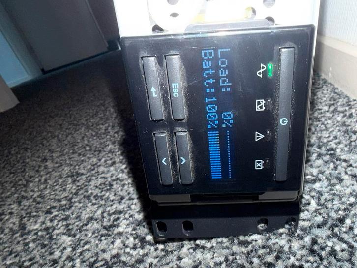 APC Smart-UPS SMT1500RM2UNC (1500VA/1000W) Rack 2U, Computers en Software, Noodvoedingen (UPS), Gebruikt, Ophalen