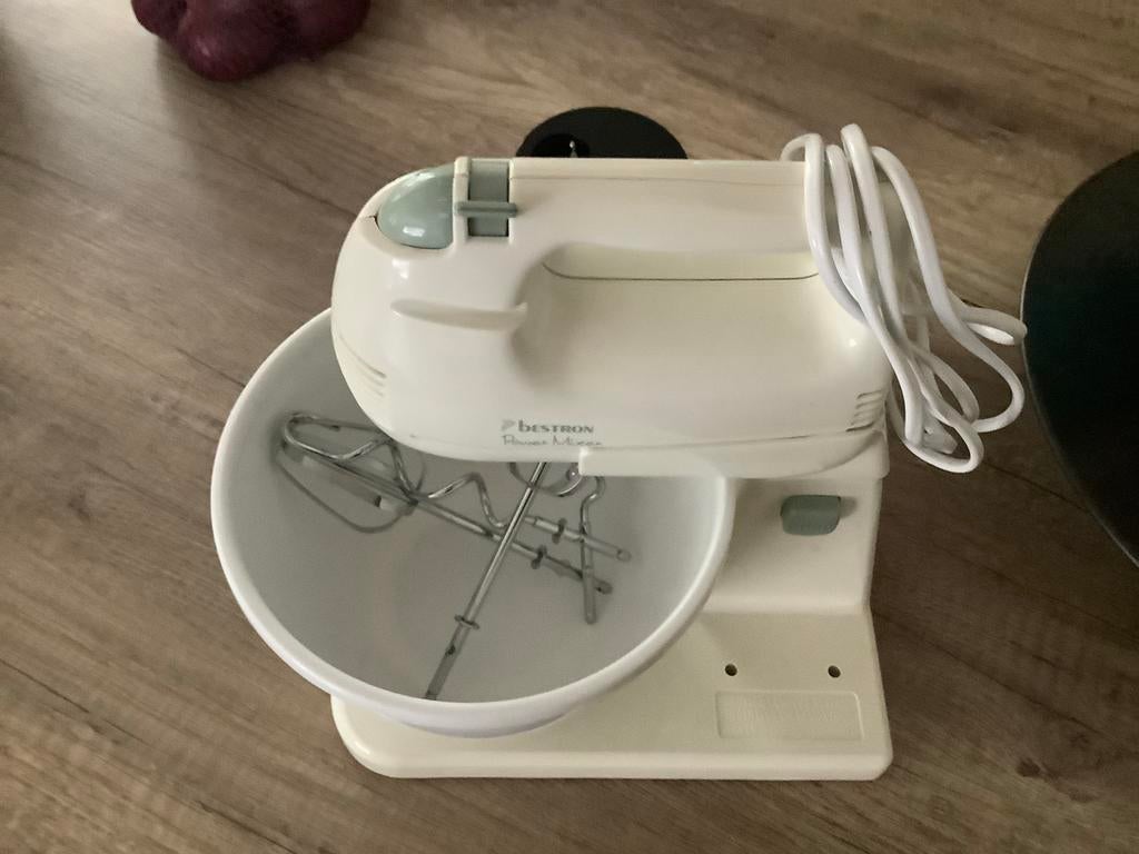 Oude, maar goed werkende keukenmachine, Witgoed en Apparatuur, Keukenmixers, 1 tot 2 liter, Ophalen of Verzenden, Gebruikt, 3 snelheden of meer