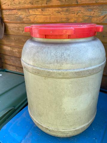 Ton 25 liter beschikbaar voor biedingen