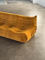Ligne Roset Togo 3-Zits | Okergeel (SHOWMODEL), Bank Bankstel Sofa Zithoek Chaise Lounge Ottomane Zit Zetel, 150 tot 200 cm, Stof