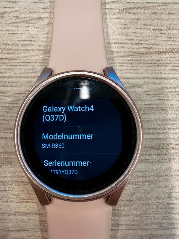 Samsung Watch 4 - Rose Goud - Zo goed als nieuw, Sieraden, Tassen en Uiterlijk, Smartwatches, Gebruikt, Android, Roze, Hartslag