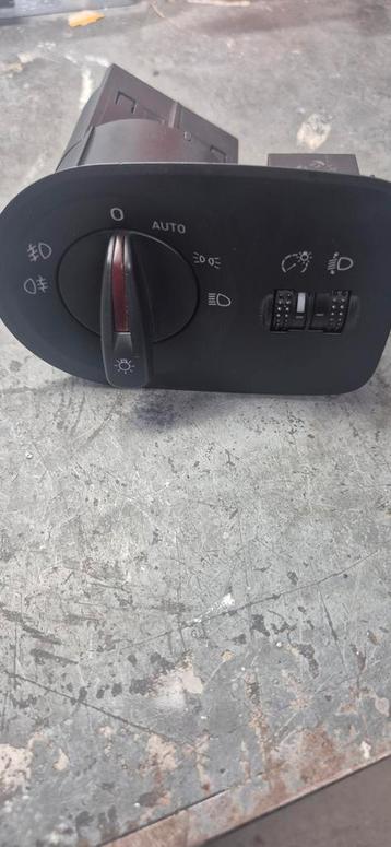 Seat 6j lichtschakelaar met auto-functie beschikbaar voor biedingen