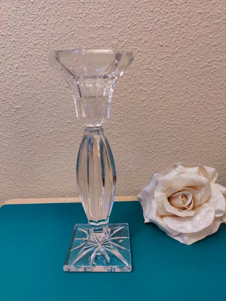 Schitterend vintage kandelaar van kristal met vierkante voet, Antiek en Kunst, Antiek | Kandelaars, Kristal, Verzenden