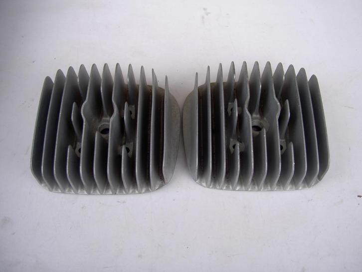 2 x kleine cilinderkop zien er netjes uit., Fietsen en Brommers, Brommeronderdelen | Zundapp, Gebruikt, Cilinder, Ophalen of Verzenden