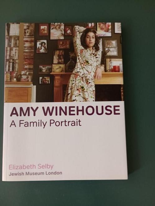 Amy Winehouse A Family Portrait  NEW, Boeken, Muziek, Nieuw, Artiest, Ophalen of Verzenden