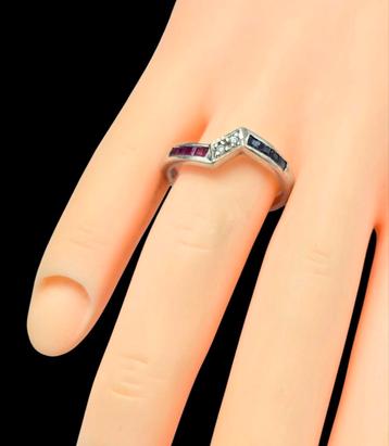 Zilveren Design Ring Robijn & Briljant & Saffier steentjes  beschikbaar voor biedingen