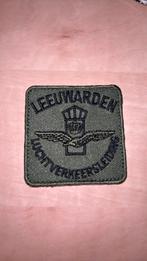 Borstembleem luchtverkeersleiding Leeuwarden, Verzamelen, Militaria | Algemeen, Verzenden, Luchtmacht, Nederland, Embleem of Badge