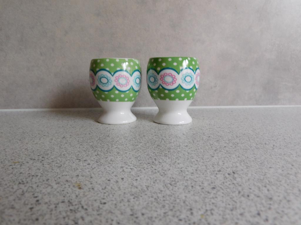 2x Eierdop Groen Stip Lofjuuw, Ophalen of Verzenden, Zo goed als nieuw, Overige stijlen, Kop(pen) en/of Schotel(s)