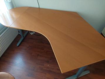 Ikea bureau van het merk Galant - afbeelding 1