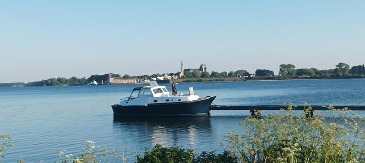 Motorboot polyester overnaads, Watersport en Boten, Motorboten en Motorjachten, Gebruikt, Polyester, 6 tot 9 meter, Diesel, Binnenboordmotor