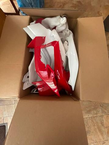 Kuip onderdelen honda CBR600F bouwjaar 2011 beschikbaar voor biedingen