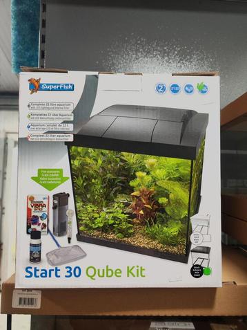 Aquarium inclusief startset 30x30 cm en 33,5 cm hoog beschikbaar voor biedingen