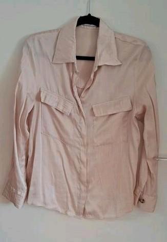 Satijnachtige, crème kleurige blouse, mt 40 beschikbaar voor biedingen