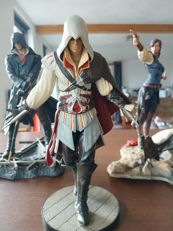 Mooie beeldjes van Assassins creed  beschikbaar voor biedingen