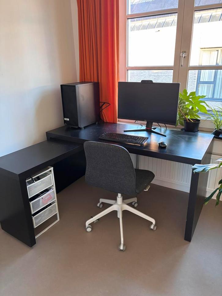 Ikea Malm bureau - zwart, Huis en Inrichting, Bureaus, Gebruikt, Bureau, Ophalen