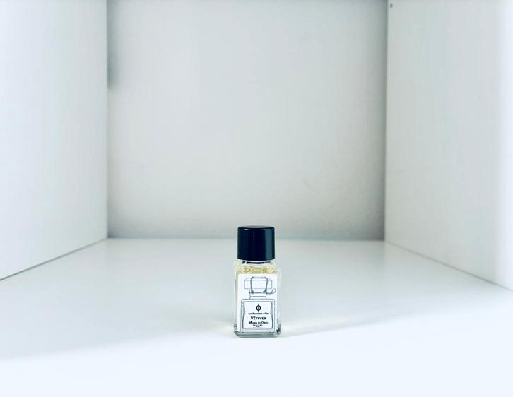Mona di Orio, Vetyver Miniatuur, Sieraden, Tassen en Uiterlijk, Uiterlijk | Parfum, Nieuw, Ophalen of Verzenden