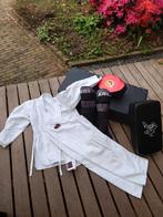 Complete karate outfit mt140 + training materiaal, Maat XS of kleiner, Ophalen of Verzenden, Zo goed als nieuw, Karate