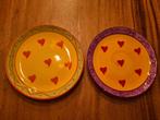 2 gekleurde ontbijtbordjes hartjes, Ophalen of Verzenden, Zo goed als nieuw, Overige stijlen, Bord(en)