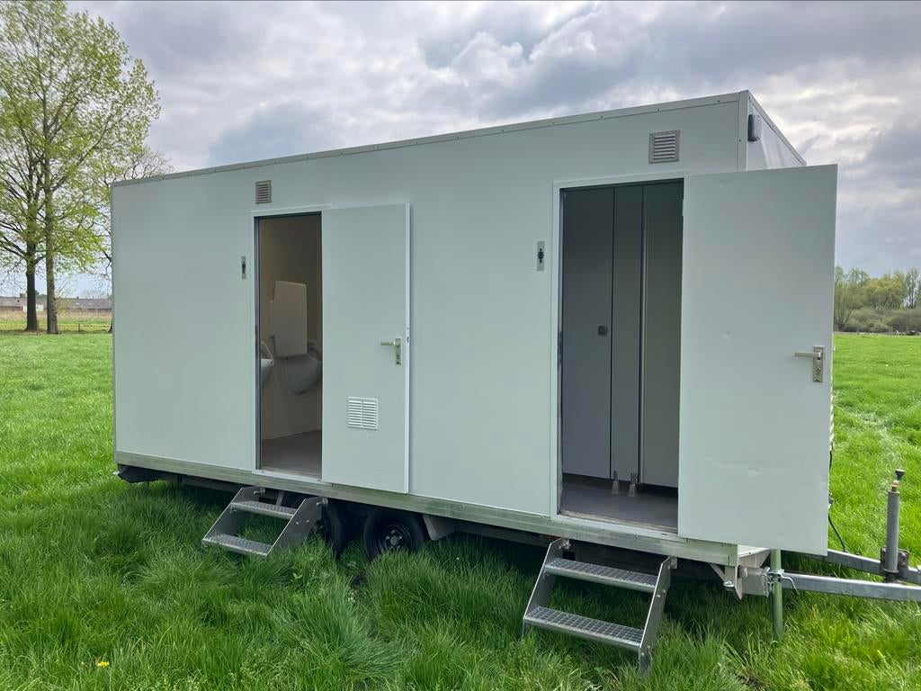 Luxe toiletwagen te huur, Ophalen, Zo goed als nieuw