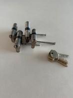 4x gelijksluitende DOM RN cylinders met 4 sleutels, Ophalen of Verzenden, Slot, Zo goed als nieuw